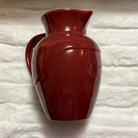 Le Creuset 9” dark red pitcher - Picture 8 of 8